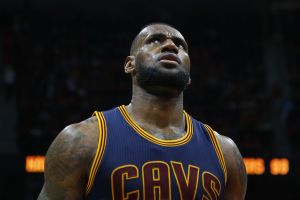 ג'יימס. איך הוא מעז?