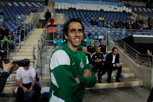 בניון. האוהדים