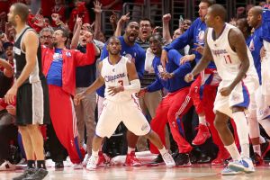 פול והחברים צוהלים. סדרה לפנתיאון