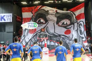 ערב אלים בתל אביב. הפקת אוהדי הפועל בדרבי