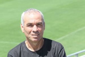 אקהויז. רמת המאמנים נמוכה