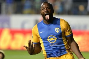 טוטו תמוז. צפוי לשחק נגד ואן פרסי ולואיס נאני