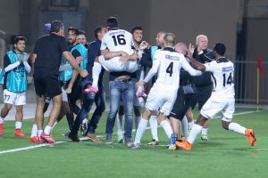 שחקני עכו מאושרים. ישלימו מסע הישרדות?