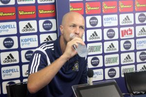 קרויף. לא הולך לשום מקום