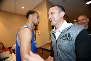 בלאט וקארי נפגשים בין האימונים