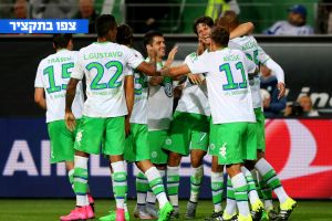 שחקני וולפסבורג חוגגים