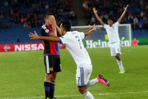 זהבי. מוביל גם בבעיטות למסגרת