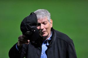 כץ. עליית מדרגה