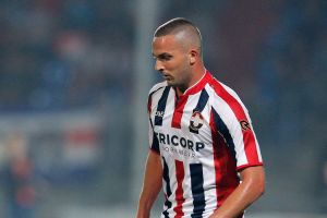 שהר. קרוב מתמיד לבש