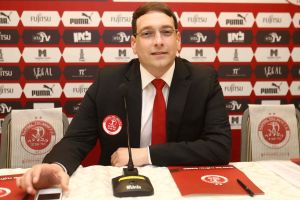 כבירי. לא מתנהג כמו בעל הבית