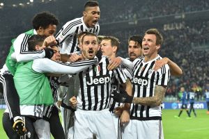 שחקני יובנטוס חוגגים. היה מקום לשחק