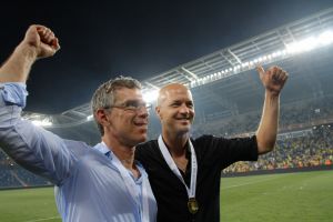 גולדהאר וקרויף חוגגים. יש להם סיבה טובה