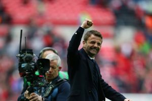 שרווד חוגג. האיש שכותב אגדות