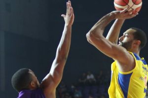 רנדל. המנהיג על המגרש