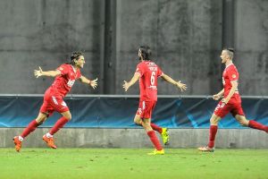 בדש וחבריו חוגגים במושבה