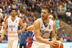 מקל ואליהו. מחפשים ניצחון ראשון