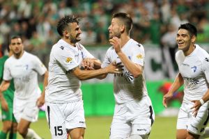 שמיר חוגג. לא שואף להיות מלך השערים