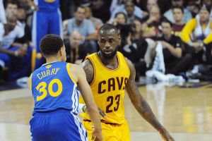 ג'יימס וקארי. לא יורדים מהמרקע