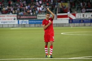 זינו במדי ת'ון. הצעות משווייץ ומישראל