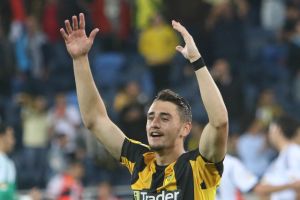 אצילי. יש לי חוזה לעוד עונה