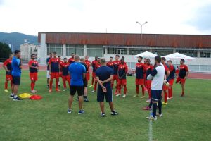 שחקני אשדוד והצוות המקצועי. קיבלו התנצלות