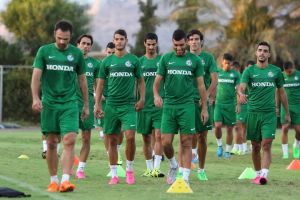 שחקני מכבי חיפה הערב באימון