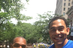 בלו ושארפ. שגרירים כחולים-צהובים