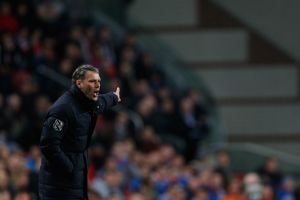 ואן באסטן. קרויף סידר ג'ובים