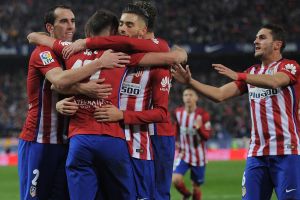 שחקני אתלטיקו חוגגים. יצליחו לשחזר את עונת האליפות?