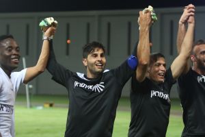 חיימוב חוגג עם החברים