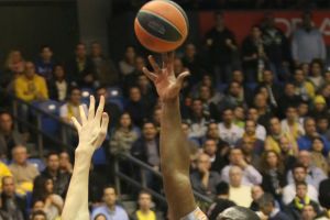 שחורצאניטיס נגד הכוכב האדום אשתקד. בקרוב במדיה