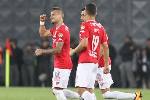 בוזגלו. האדומים תוקפים ללא הפסקה