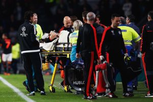 שואו מפונה על אלונקה. זה פשוט נורא