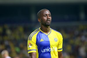 נאנק מכאבים. דסה