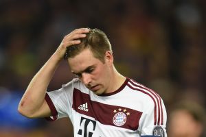 לאם תופס את הראש. הרגשה מרה מאוד