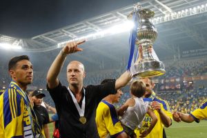 ג'ורדי והגביע. לא נעים להיפרד ממאמן שהצליח בכל מה שעשה