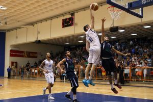 הופמן. יעלה למשחק 5 בראש שקט