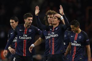 שער חשוב מאוד. קבאני חוגג עם החברים