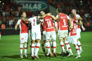 חגיגה אדומה בבלומפילד