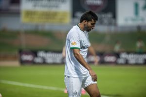 עזרא. רוקד על שתי חתונות