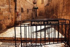 מחסום משטרתי בירושלים. כוננות שיא