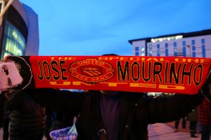 הקהל באולד טראפורד כבר נערך