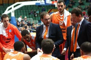 שחקני מכבי ראשלצ. מתכוננים במלוא הרצינות