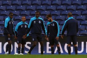 אבובאקר והחברים באימון. מתכנן על שער מול מכבי