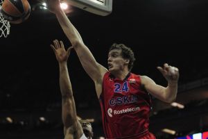 קאון. חוזר לשחק תחת בלאט