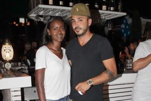 אלפסי עם חברתו. לא נעים