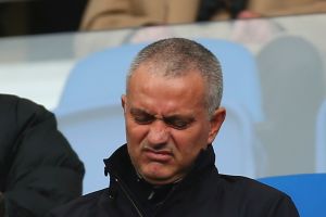 מוריניו ביציע בברייטון. יבקר רק חברים