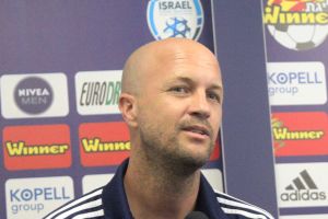 קרויף. נדהמתי שחדר ההלבשה של יונייטד קטן משל ברצלונה