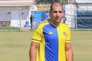 בן חיים. יוצא לדרך בצהוב