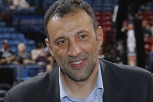 דיבאץ. כנראה שהתפקיד גדול עליו